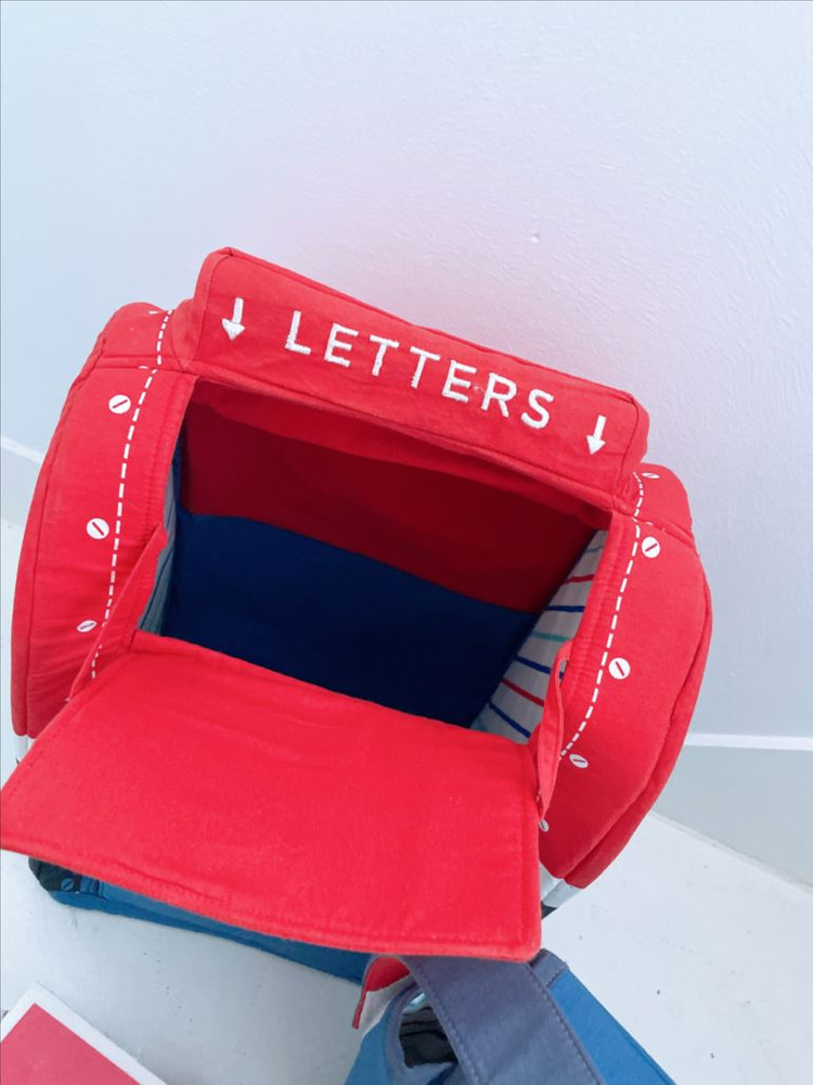 Crate and barrel 우체국 놀이 세트--7