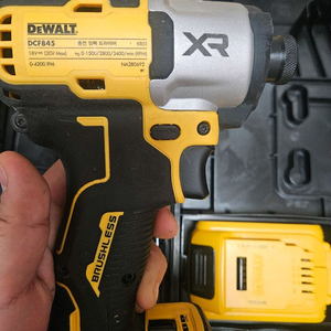 디월트 DCF845 XR 충전 임팩 드라이버 판매