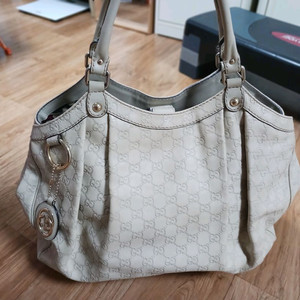 구찌 GG 패턴 토트백