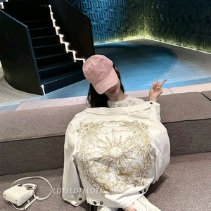 수입의류 자수 디테일 화이트데님 청자켓 (새상품)