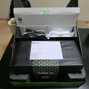 Xbox Series X 1TB 게임콘솔