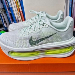 나이키 보메로 프리미엄 275