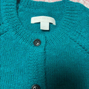 버버리키즈 100프로알파카울 가디건 8세