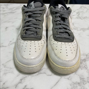 나이키 에어포스1 07 LV8 4 255 이미지