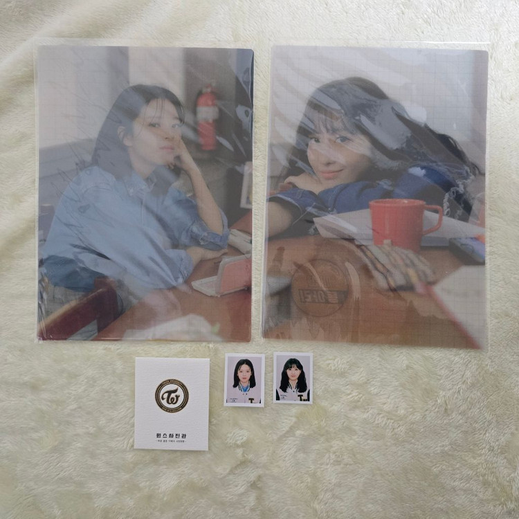 트와이스 정연 모모 기타굿즈(책받침, 증명사진, L-HOLDER SET 클리어파일) 이미지