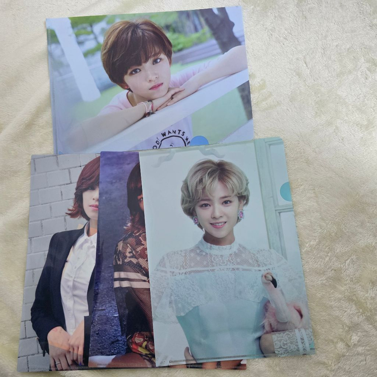 트와이스 정연 모모 기타굿즈(책받침, 증명사진, L-HOLDER SET 클리어파일) 이미지