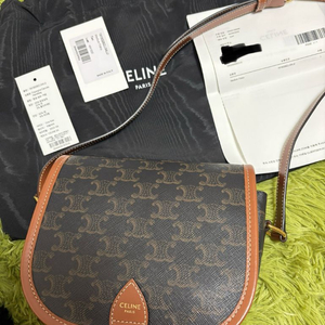 셀린느 트리옹프 폴코백미디움