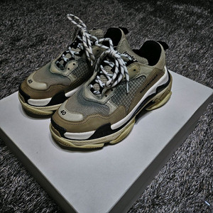 [40]발렌시아가 트리플 s 풀박스 판매합니다