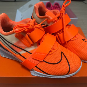 나이키 로말레오4 토탈 오렌지