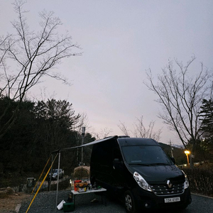 르노마스터 13인승 캠핑카 이미지
