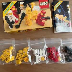 레고랜드 올드 스페이스 미니피규어 세트 팝니다.