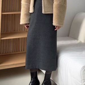ATATAT 엣엣엣 살롱드쥬 그레이 울 스커트 판매팝니다.