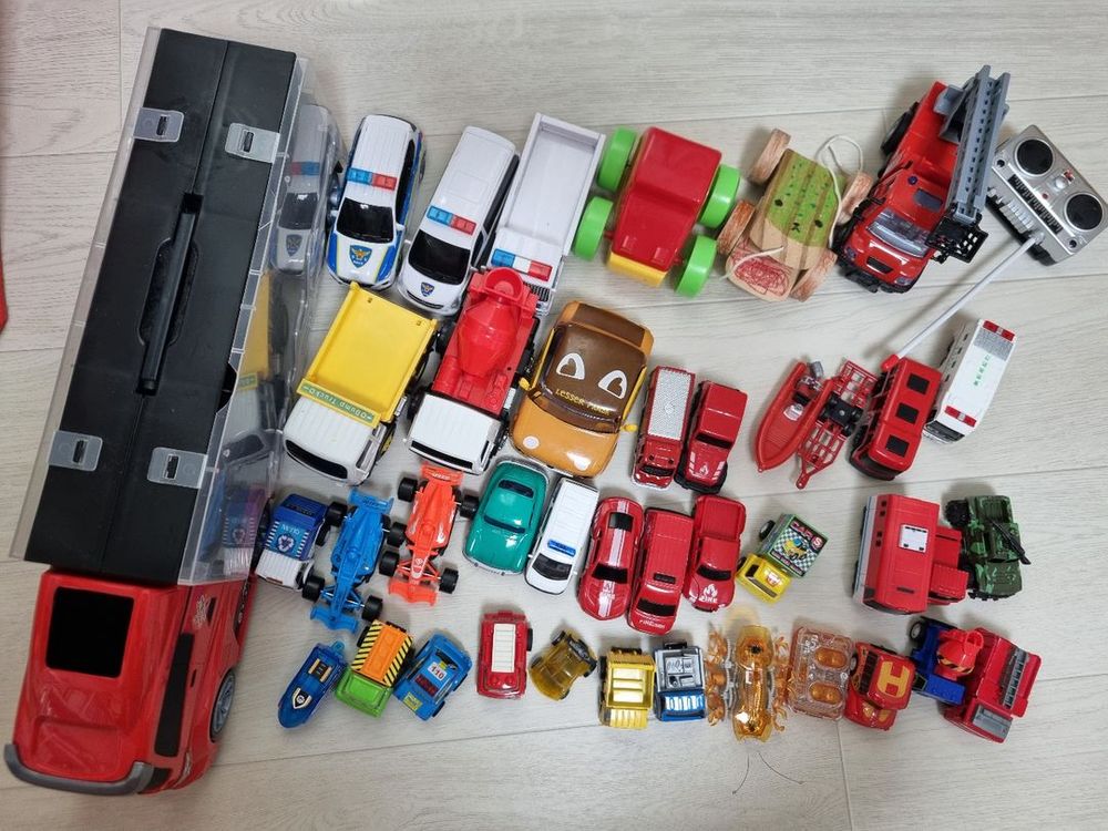 자동차 장난감 소방차 경찰차 카캐리어 등 38개--0