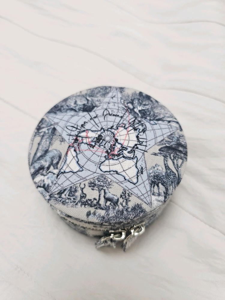 디올 악세사리 파우치 팝니다--0