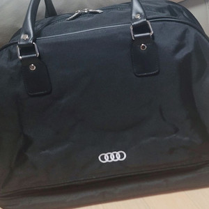 아우디 블랙 보스턴백