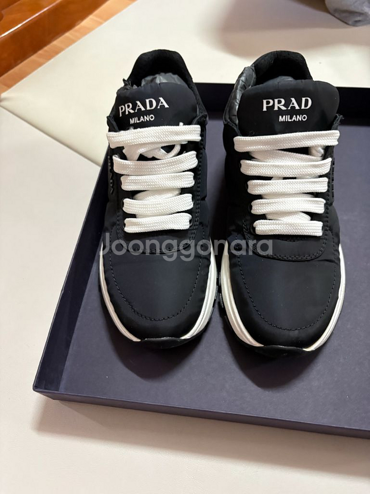 프라다 여자스니커즈 블랙팝니다 사이즈230--2