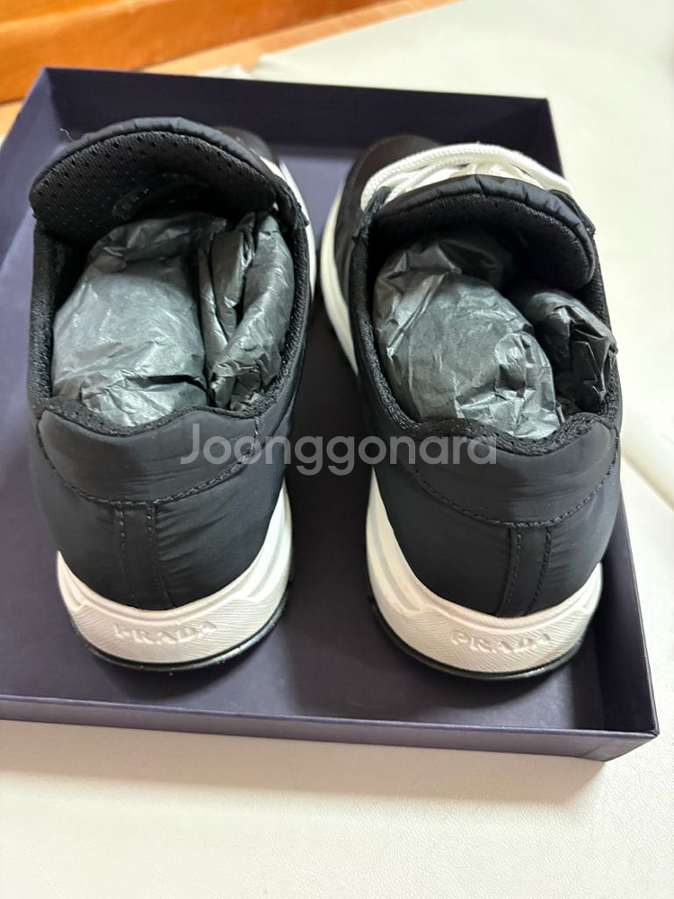 프라다 여자스니커즈 블랙팝니다 사이즈230--3