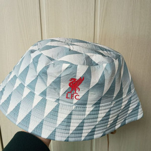 리버풀 버킷햇 판매합니다