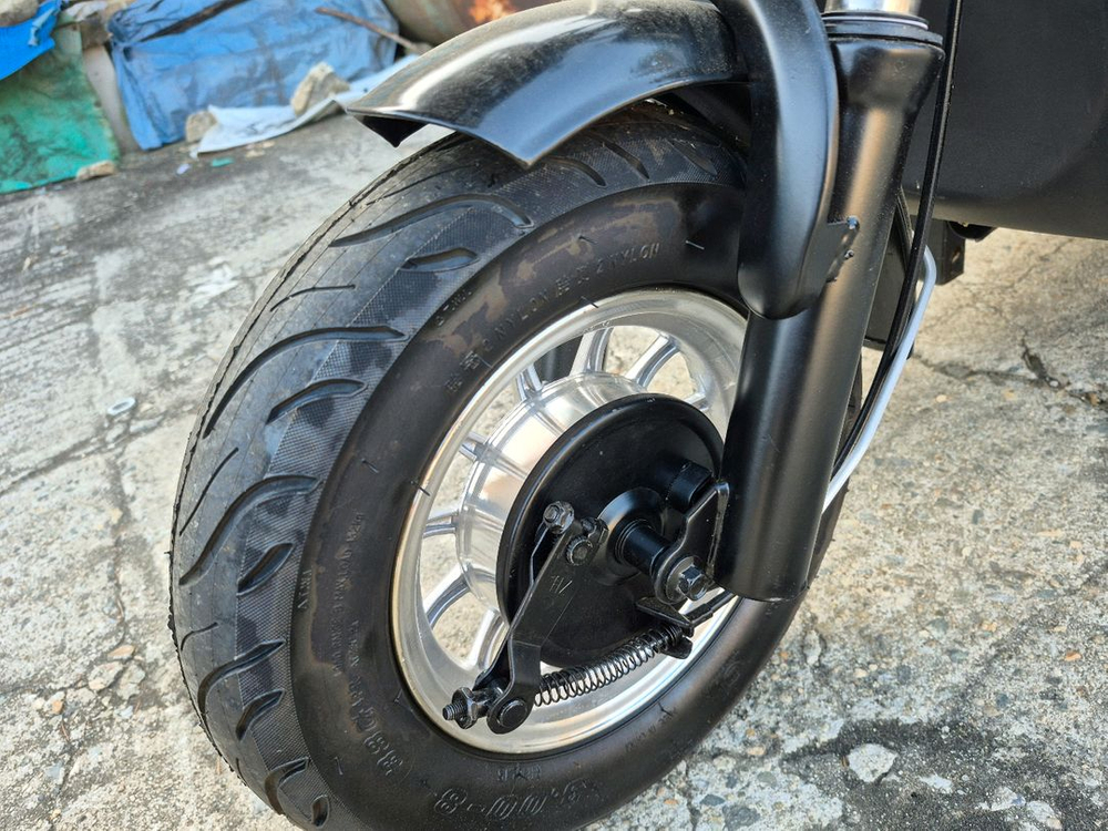 삼륜 전동 오토바이, 노인, 새거 이미지