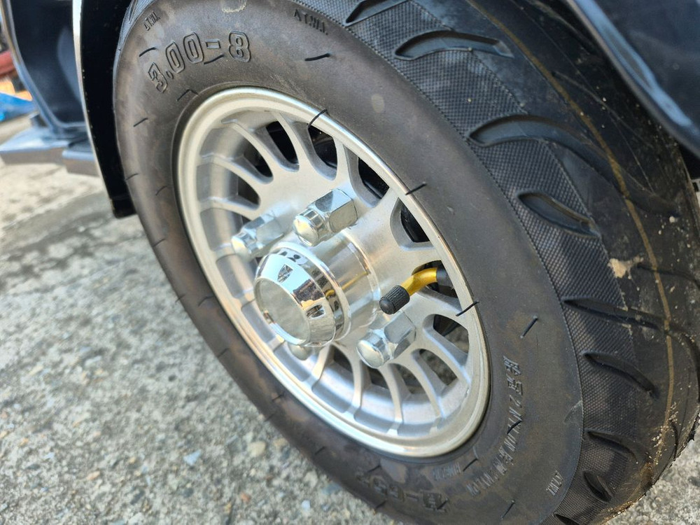 삼륜 전동 오토바이, 노인, 새거 이미지