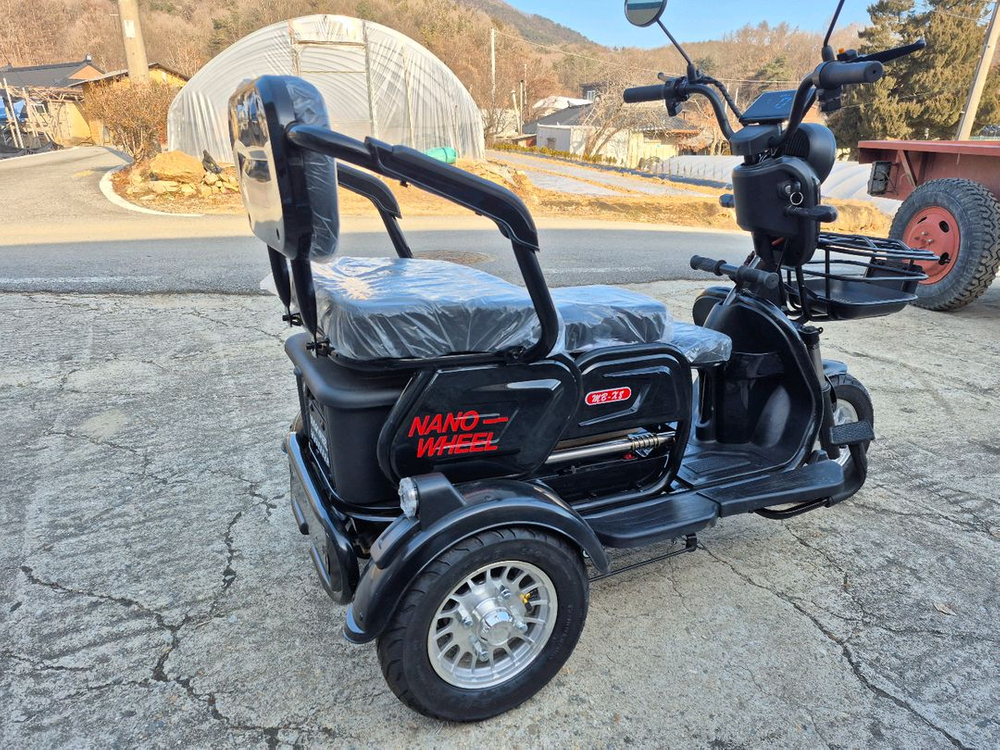 삼륜 전동 오토바이, 노인, 새거 이미지