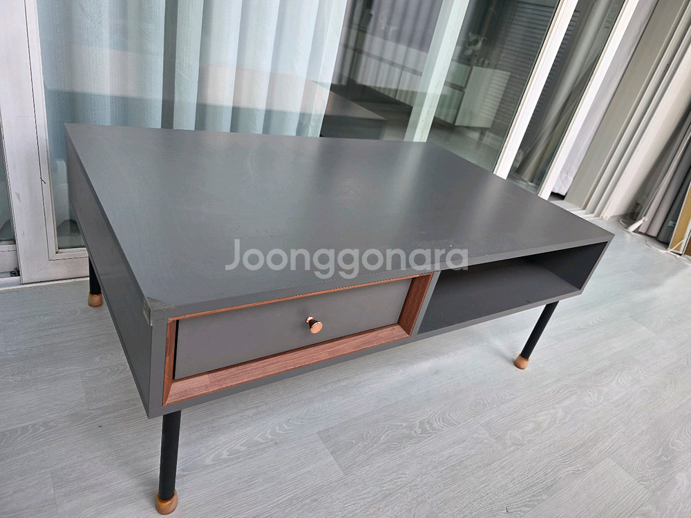 모던한 그레이 커피테이블--1
