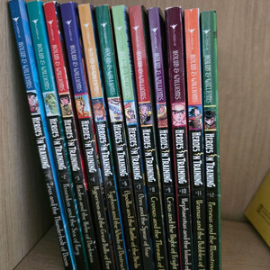 Heroes in Training 영어 원서 1-12권 세트