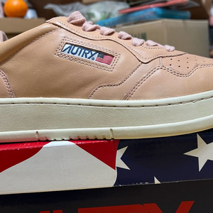 오트리 메달리스트 고트스킨 피치 43 새상품