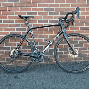 메리다 스컬트라 400 디스크 블랙 (23년형, L사이즈 56)