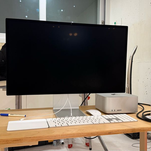 애플 모니터+맥스튜디오+@(S급)새상품 흡사, 당 일 직배송 가능(배송비별도)