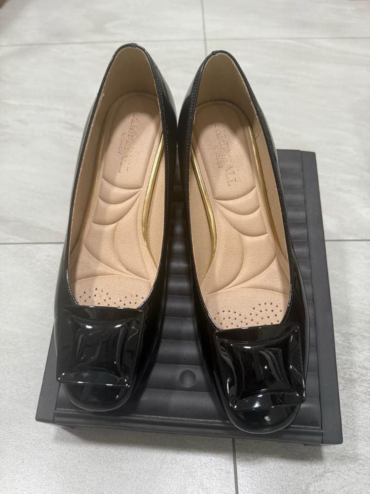 탠디 여성 펌프스 애나멜 블랙 구두 240사이즈 이미지