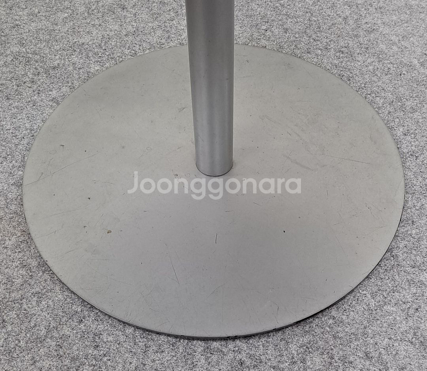 스틸케이스 라운드 라미네이트 탑 테이블--2