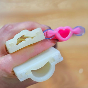 돌고래 모양 비누 몰드 이미지