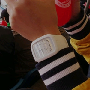 # 스와치 터치스크린 서이수 시계 터치시계 급처