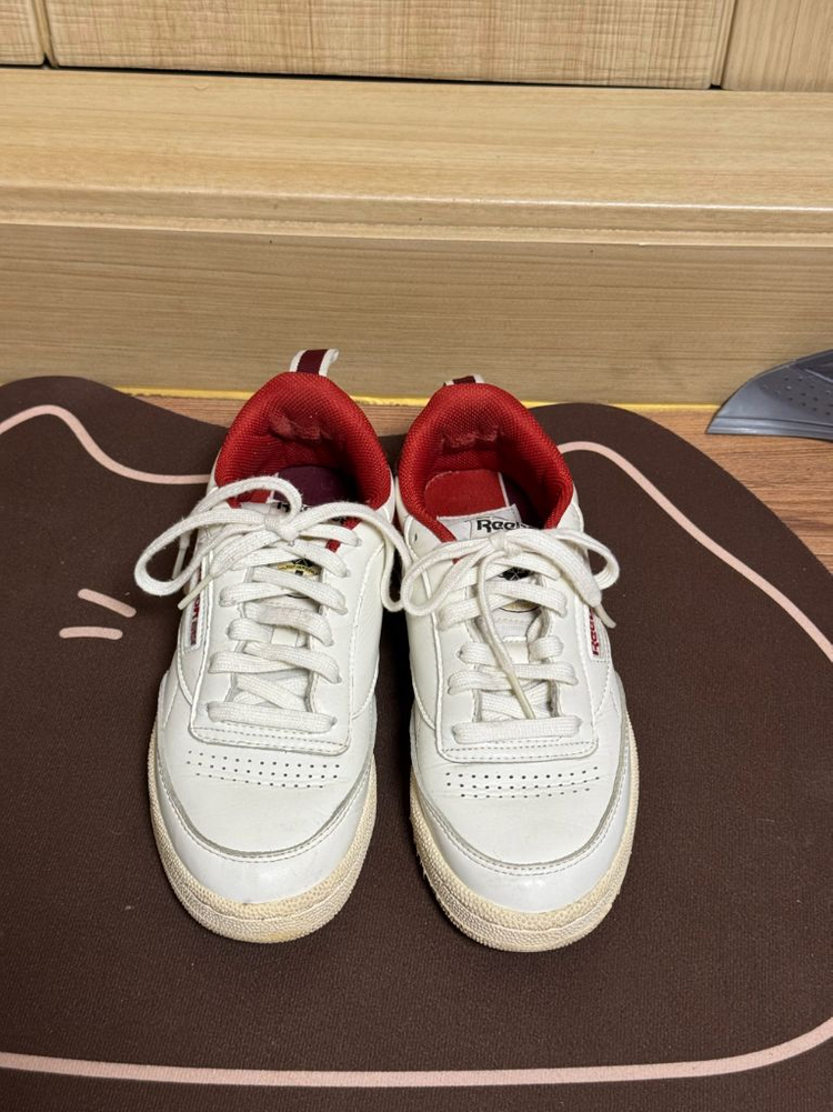 리복 클럽C 85 운동화 235--1