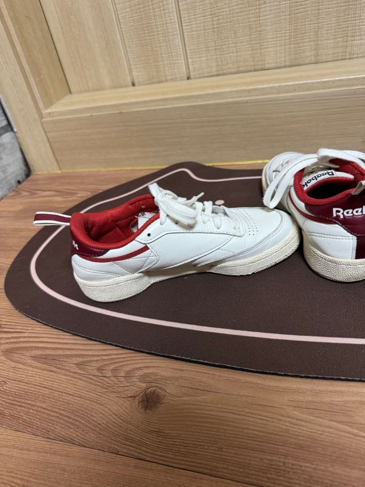 리복 클럽C 85 운동화 235--4