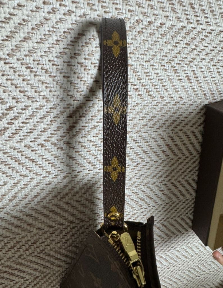 정품 루이비통 포쉐트토일렛 26--7