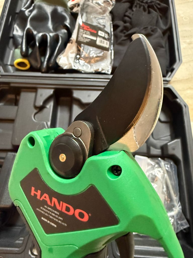 코엘스 20v 충전 전동충전식 가위 이미지