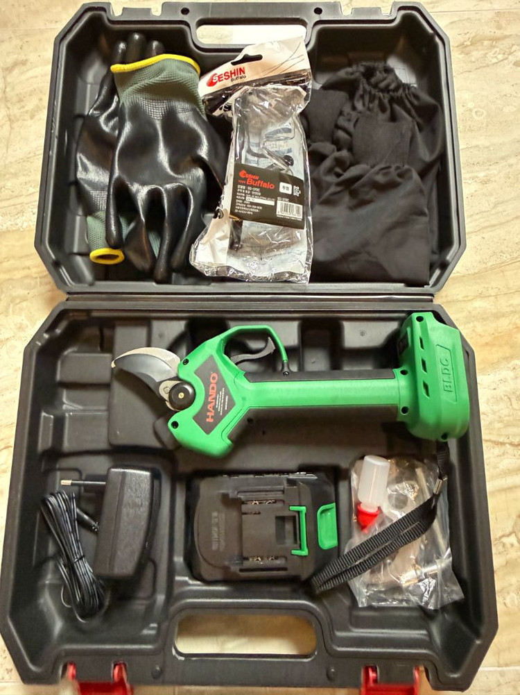 코엘스 20v 충전 전동충전식 가위 이미지