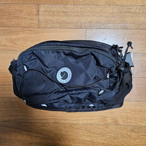 피엘라벤 아비스코 힙팩 6 블랙 팝니다. (미사용. 택포7만)