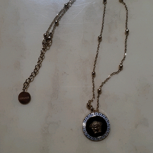 베르사체 오브 팔찌 이미지