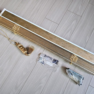 [새제품] 창안애 고급 엔틱 골드 우드블라인드 (희귀템)