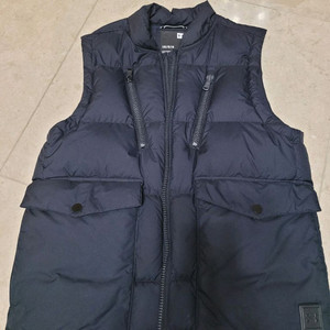 언더아머 패딩 조끼 팝니다