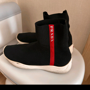 프라다 정품 러너 스니커즈