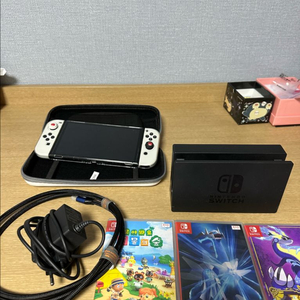 닌텐도 스위치 OLED화이트 풀구성(박스만 없음) + 게임칩 3개