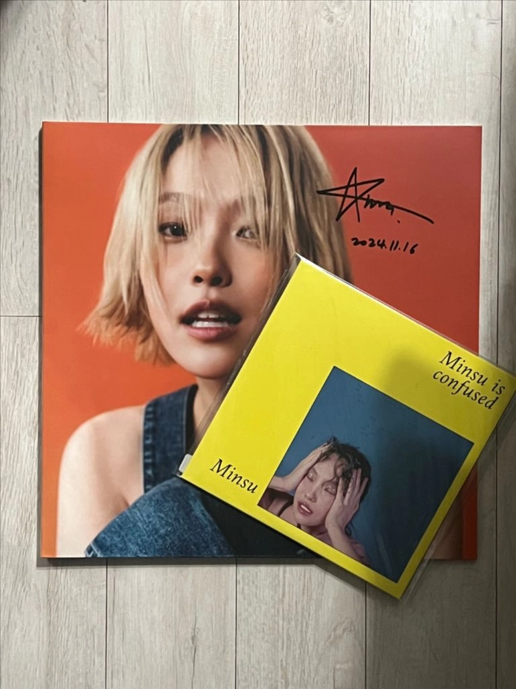 민수 (Minsu) - 민수는혼란스럽다 / XXlove 7인치, Me, stranger 블루컬러 한정싸인반 LP 이미지