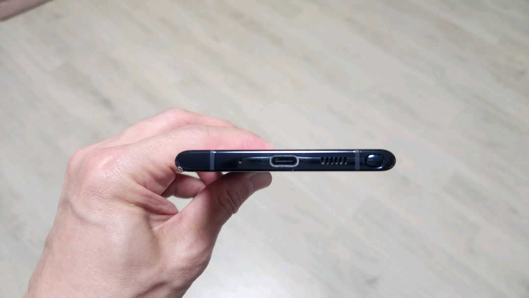 삼성 갤럭시 노트 10+ 512G 블랙, 케이스 포함 이미지