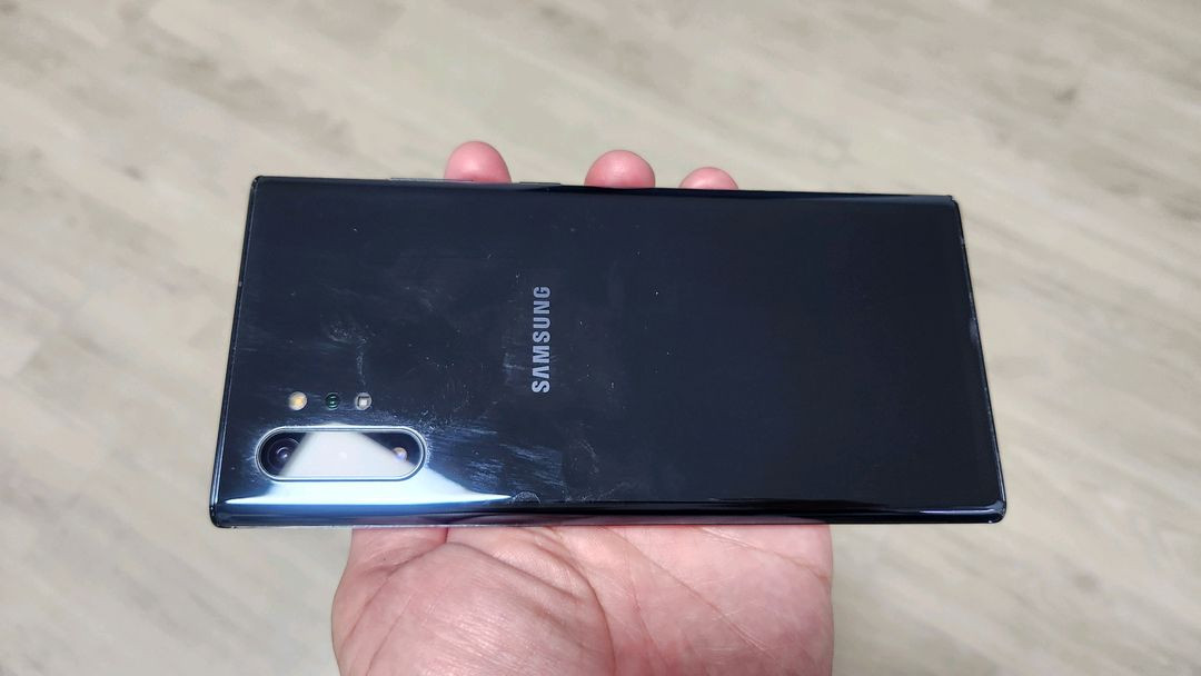 삼성 갤럭시 노트 10+ 512G 블랙, 케이스 포함 이미지