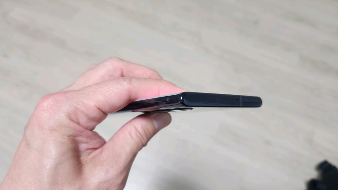 삼성 갤럭시 노트 10+ 512G 블랙, 케이스 포함 이미지