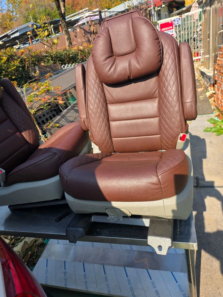 올뉴카니발 리무진2열시트 이미지